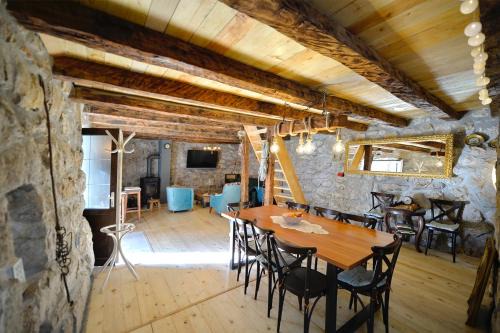Cetinje Municipality House | Rustic house Pojata