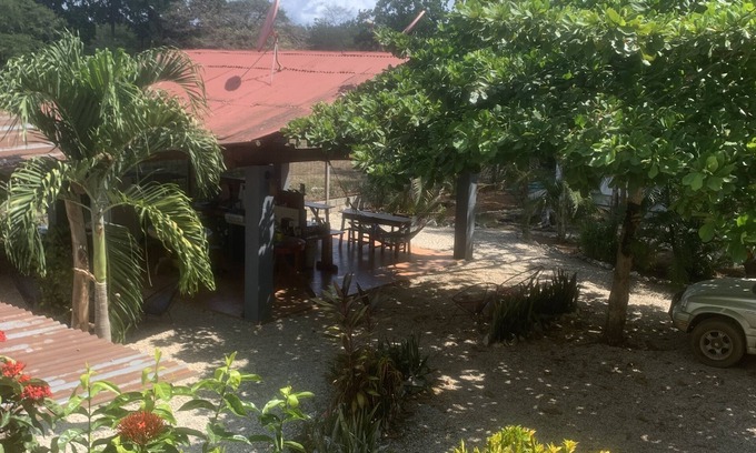 Marbella Cabin | Rustic jungle lodge in a tranquil garden setting - Room 5 Family room