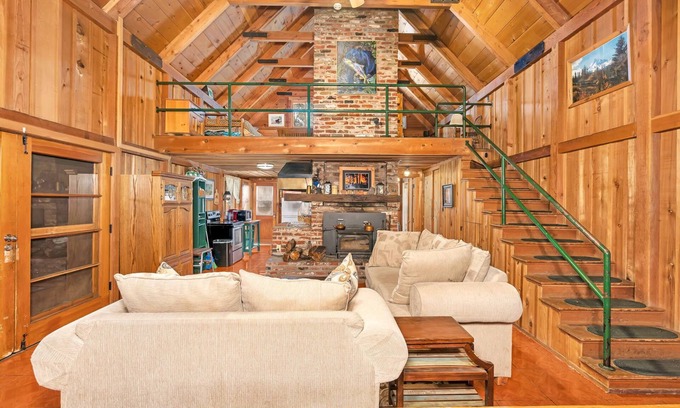 West Village Cabin | Rustic Knotty Pine | Minutes to the Water!