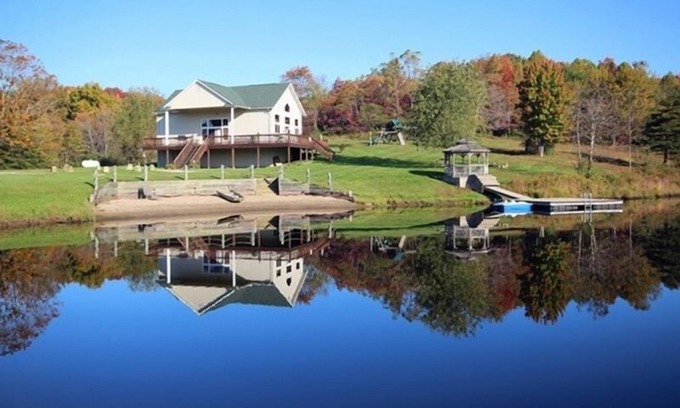 Logan Cabin | Rustic Lakefront Lodge in Hocking Hills