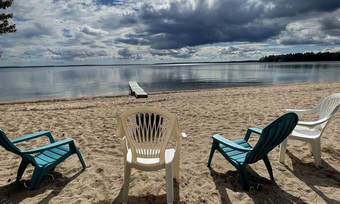 North Sebago Cottage | RUSTIC LAKESIDE COTTAGE. LARGE SANDY BEACH