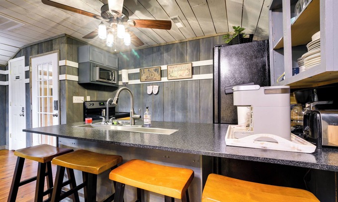 Liberty Cabin | Rustic Liberty Retreat w/Private Patio & Gazebo!