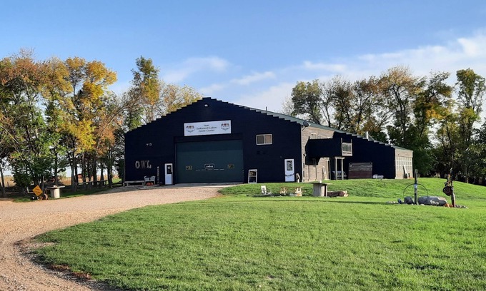 Brookings County House | Rustic Lodge Perfect For Family Reunions