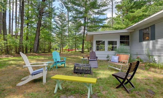 Mauston Cabin | Rustic Mauston Retreat: Walk to Castle Rock Lake