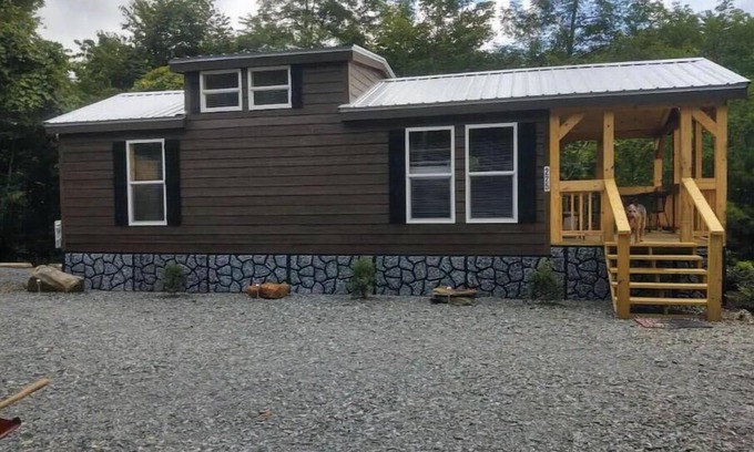 Topton Cabin | Rustic Mountain Cabin 225