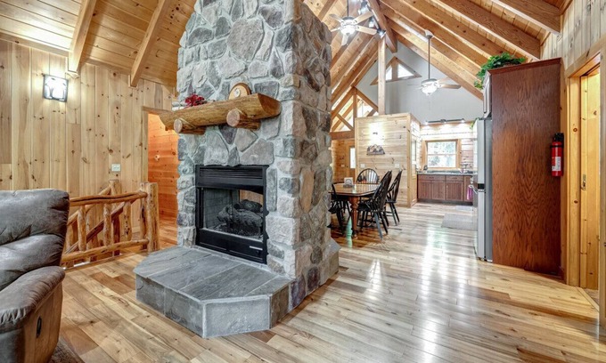 Great Cacapon Cabin | Rustic Mountain Escape w/ Hot Tub