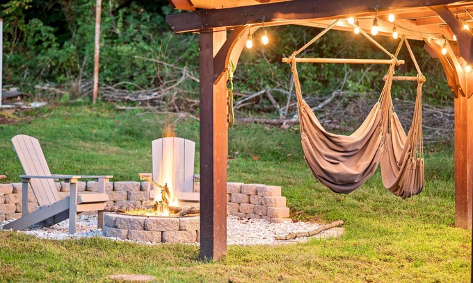 Buena Vista House | Rustic Mountain Home w Theater Room & Fire Pit, Minutes to SVU, W&L, & VMI