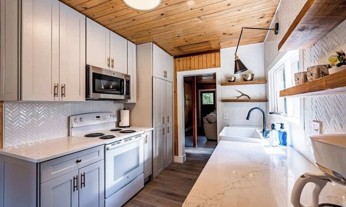 McCall Cabin | Rustic Mountain Retreat, Pet Friendly