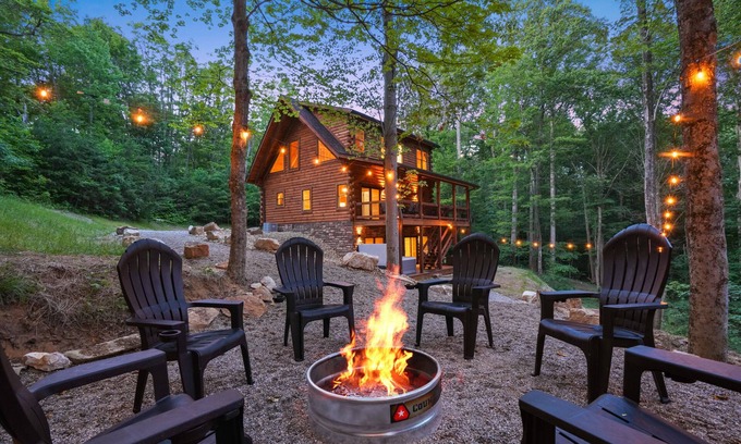 South Bloomingville Cabin | Rustic Ravine | Hocking Hills