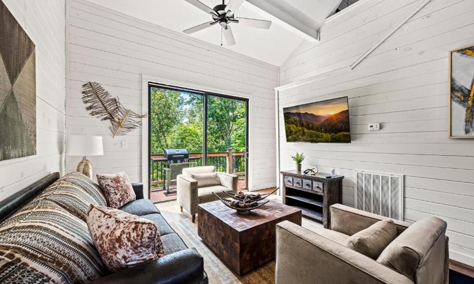 Sevierville House | Rustic Ripples Chalet