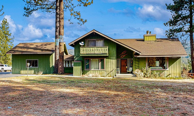 Graeagle House | Rustic riverfront house with wood stove & valley views from private deck