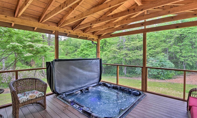 Sunset House | Rustic Sunset Escape on 67 Acres: Outdoor Kitchen