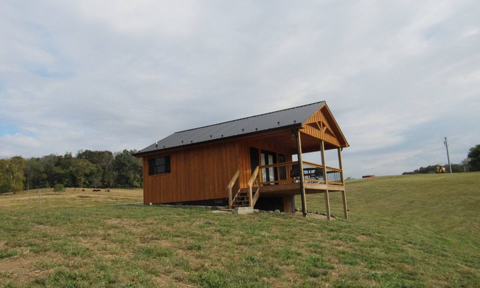 Bristol Cabin | Ruth's Retreat on South Holston River