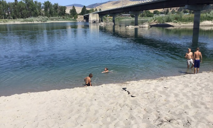 Plains RV Rental | RV hookup in small Montana town next to city park Address: 202 Oak