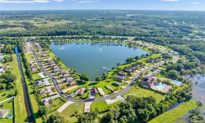 Biggar RV Rental | RV Lot for Rent in Luxury Motorcoach Resort - Lot 3