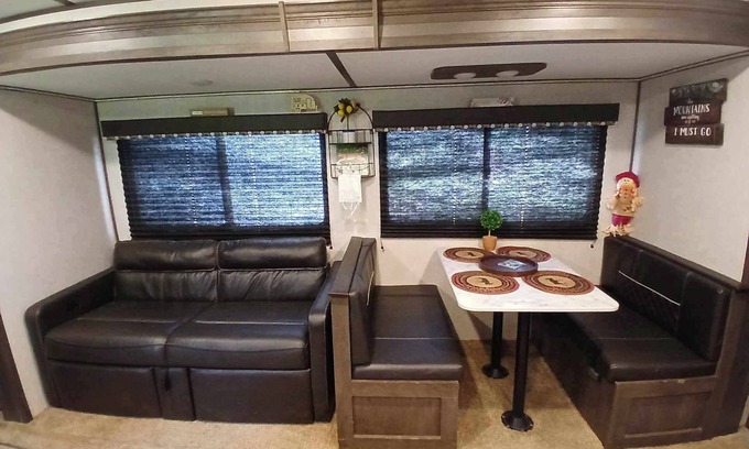 Andrews House | RV With Beautiful Mountain Views for miles