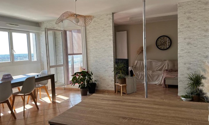 Chalon-sur-Saone House | Séjour chez Emelinne