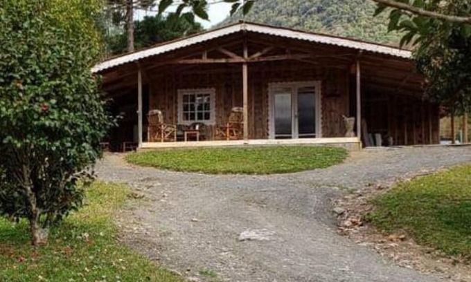 Alfredo Wagner House | Sítio Recanto da Guarda - Nó de Pinho