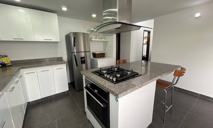 Santa Ana Apartment | Súper Apartamento TV Wi Fi y parqueadero