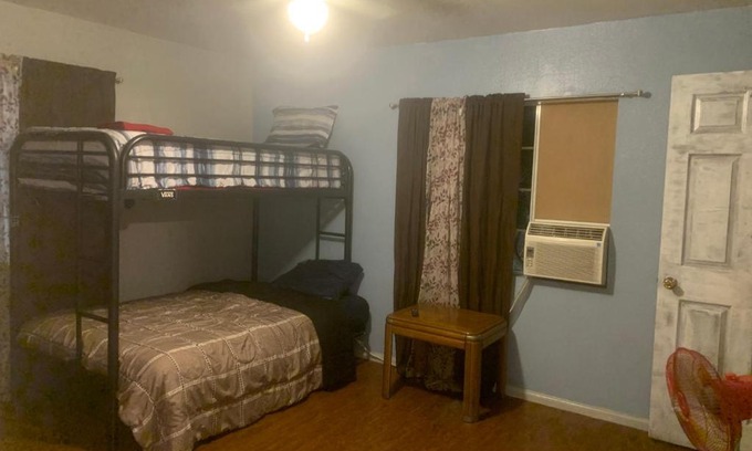 Eastside Bed & Breakfast | S&B Bed& Breakfast
