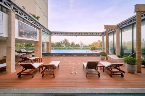 Tran Phu Beach Apartment | S Lux Apartment Starcity with Sea View