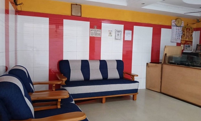 Mayiladuthurai Hotel | S M Residency