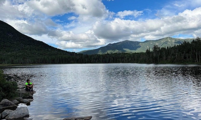 Bretton Woods Apartment | S48 Upper level end unit condo 10 minute walk to Mt Washington Hotel,
