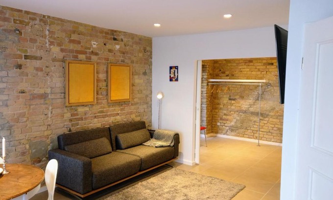 Steglitz Apartment | S74