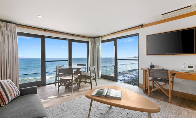 Eastern Malibu Apartment | SA Beach Suites #6 - The Perfect Sandy 2 Bed Suite on Carbon Beach