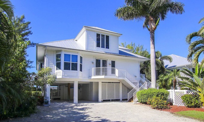 Wulfert House | Saba Winds South Beachfront