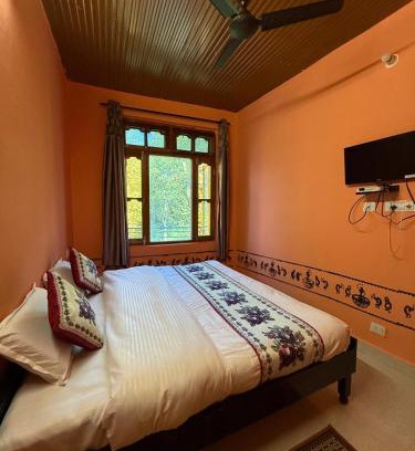 Gunehr Hotel | Sabhyata Stays Bir