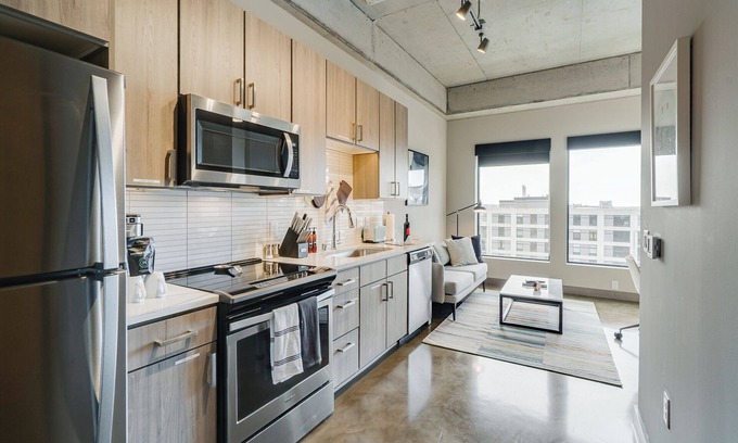 Warehouse District Condo | Sable 806 - Alcove