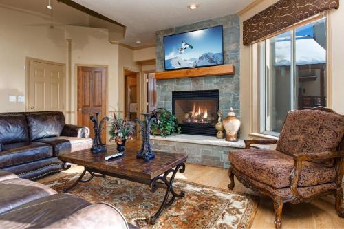 Summit Park House | Sackett Escape