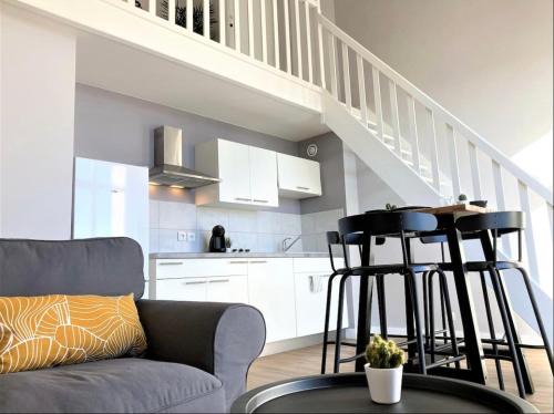 Cholet Apartment | Sacré cœur - Duplex avec balcon - 4 pers