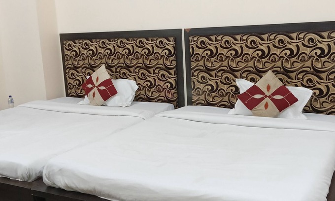 Sualkuchi Hotel | Sacred Stay