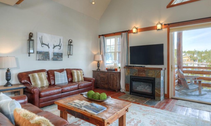 Saddle Ridge Apartment | Saddle Ridge Townhome-Unit B1