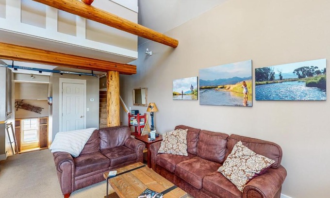 Saddle Ridge Apartment | Saddle Ridge B4