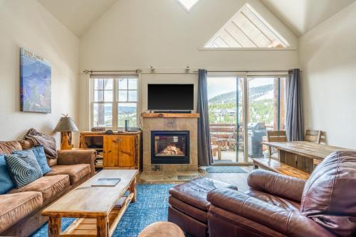 Saddle Ridge House | Saddle Ridge G4
