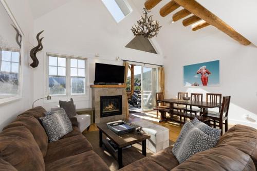 Saddle Ridge House | Saddle Ridge J2 home