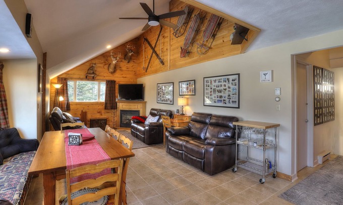Rangeley Condo | Saddleback - White Birch 74 - GREAT ski-in/out
