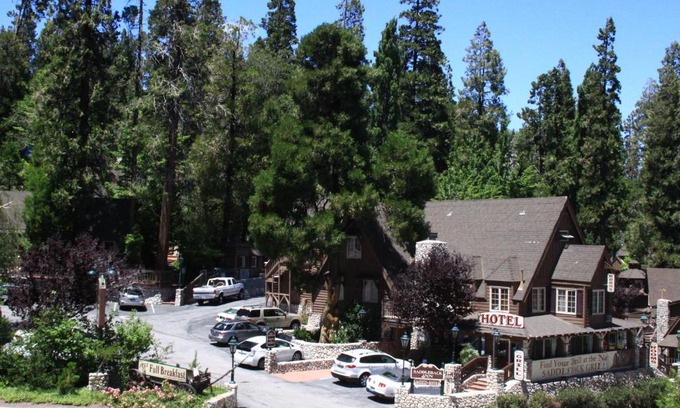 Lake Arrowhead Hotel | Saddleback Inn at Lake Arrowhead
