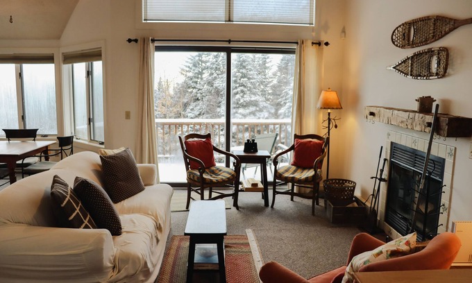 Rangeley Condo | Saddleback - Rock Pond Condo 43 - ski in/out, pet friendly!