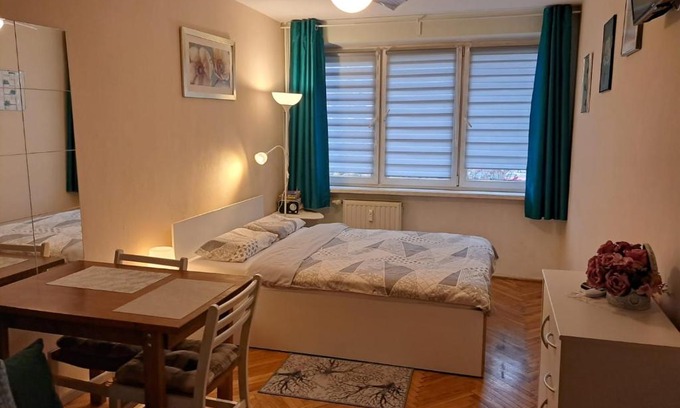 Zoliborz Apartment | "Sady Flat"