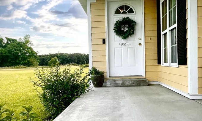 Tifton Apartment | Safe and calm neighborhood.