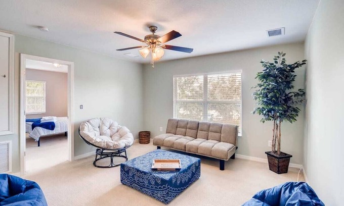Balm Apartment | Safe + Cable TV + Crib + Deep Clean Parking