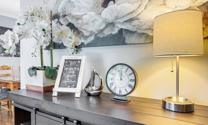 Smyrna House | Safe, cozy, renovated home close to Atlanta, off 285, no fee from 99 per night