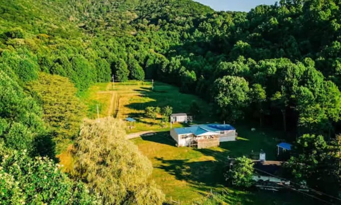 Roan Mountain House | Safe Haven Farm Farm House