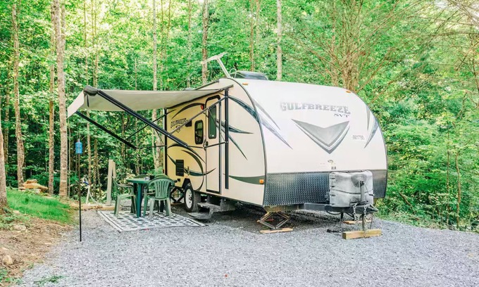 Roan Mountain House | Safe Haven Farm Gulf Breeze RVCamper Roan Mountain