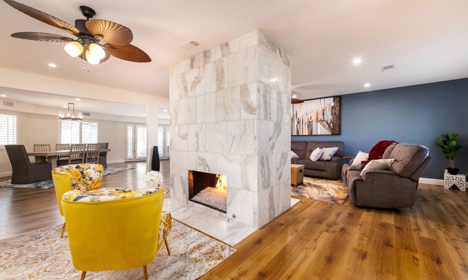 Riverside House | Safe Pet & Family Friendly*Clean*King Beds*Fast WIFI*3B2B