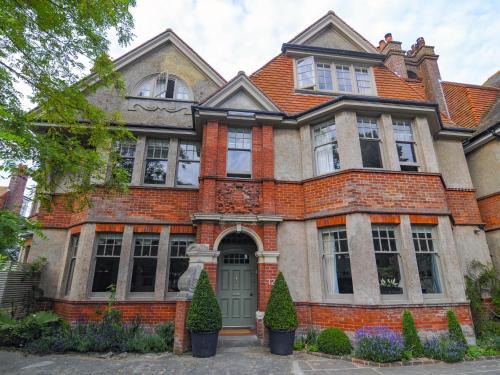 Eastbourne Apartment | Saffrons Apartment